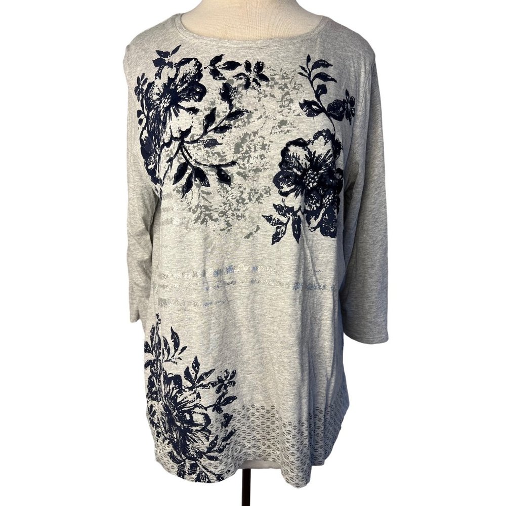 Chicos Zenergy Top Women 3/US-XL16–18 Gray Black Velvet Floral 3/4 Sleeve Round